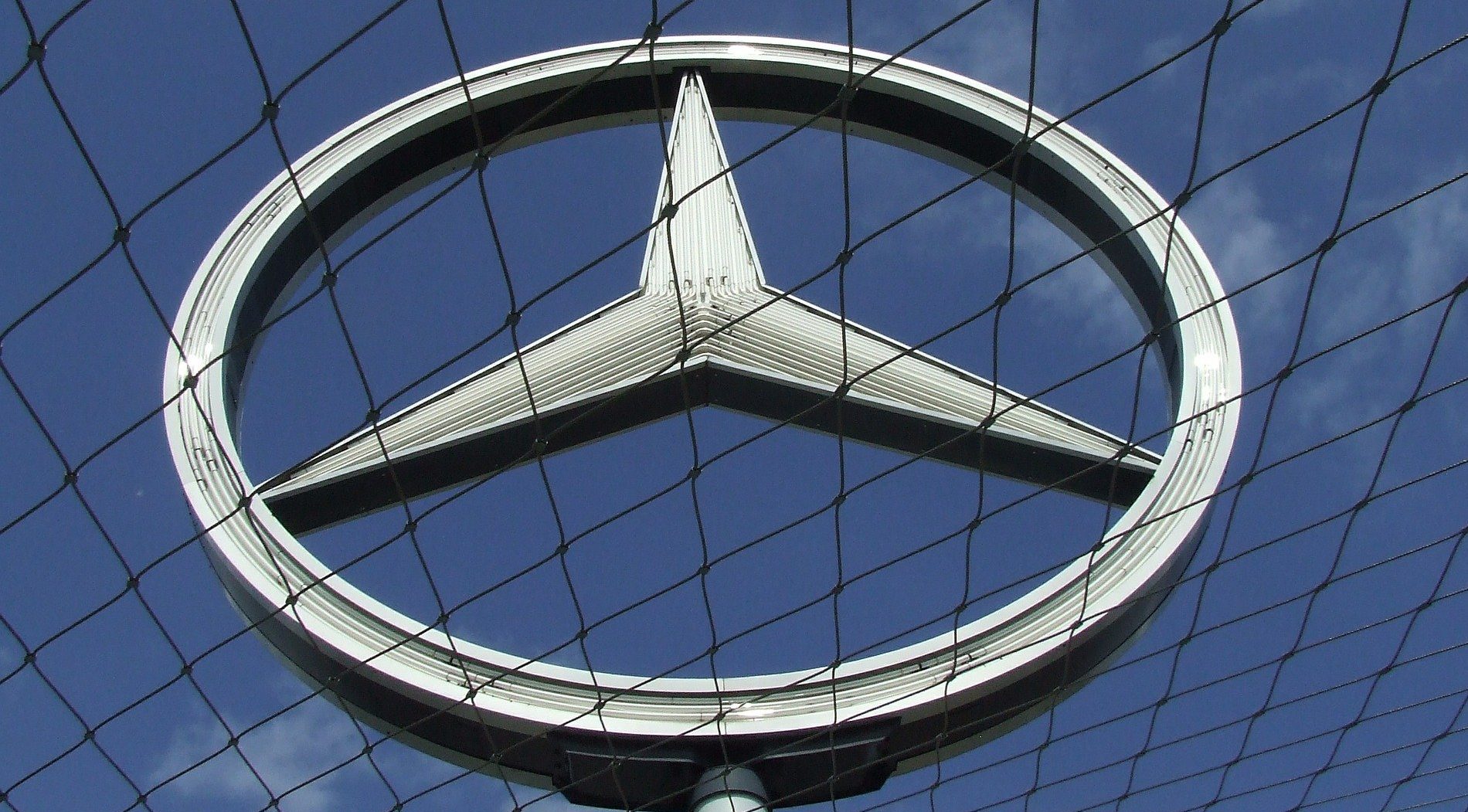 You are currently viewing Daimler Accelerates Plans to be an Electric-Only Automaker